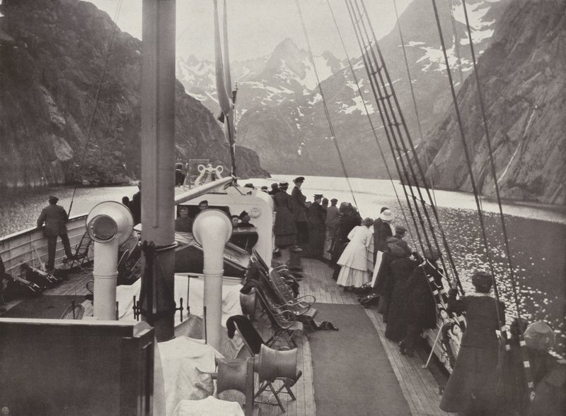 Turistdamper i Troldfjorden av Norwegian Photographer