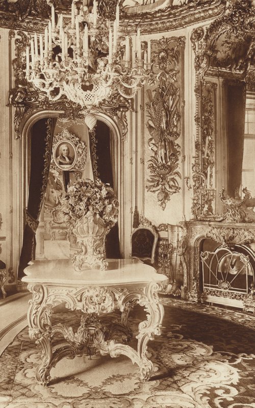 Bavarian Kings-Castle of Linderhof, Spisestue med Tischlein dekk dich! av Otto Ballerstedt