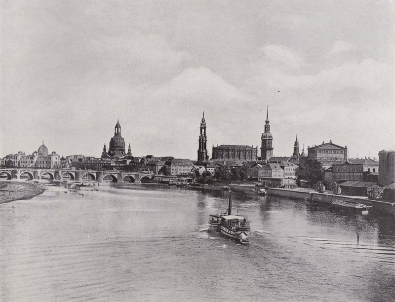 Gamlebyen fra Marienbrucke (s/hvitt bilde) av Photographer German