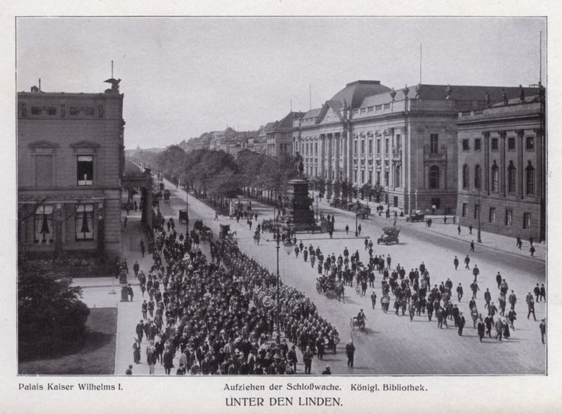 Berlin: Unter den Linden (s/hvitt foto) av Photographer German