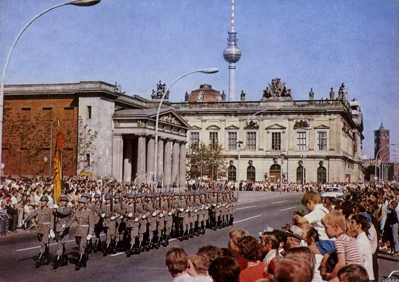 Berlin, hovedstaden i Den tyske demokratiske republikken (fargebilde) av Photographer German
