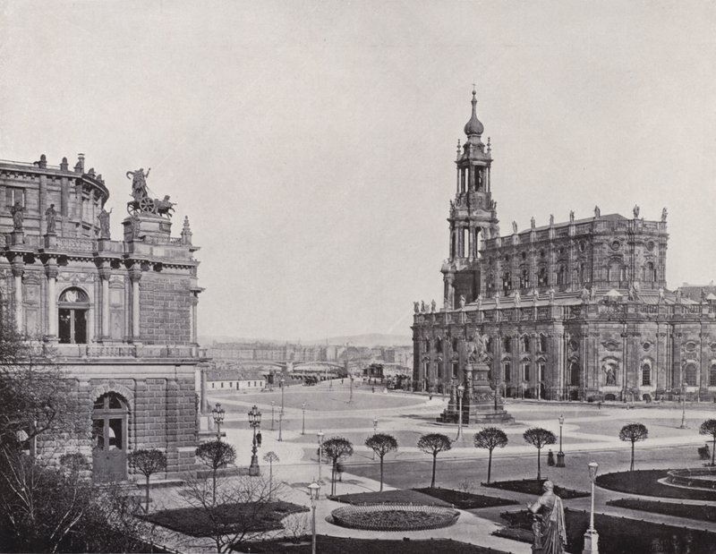 Utsikt fra Zwingerwall til Theaterplatz (s/h foto) av Photographer German