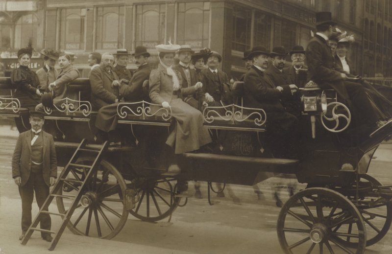 Charabanc, Berlin (s/hvitt bilde) av Photographer German