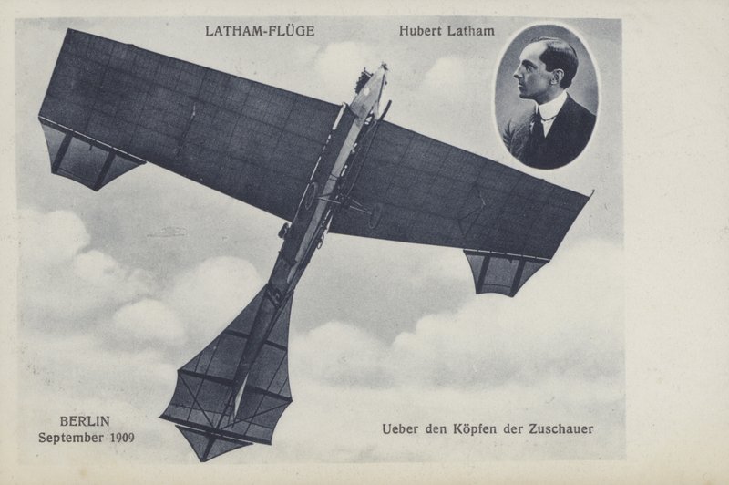 Den franske flygeren Hubert Lathams flytur over Berlin, september 1909 (s/hvitt-bilde) av Photographer German