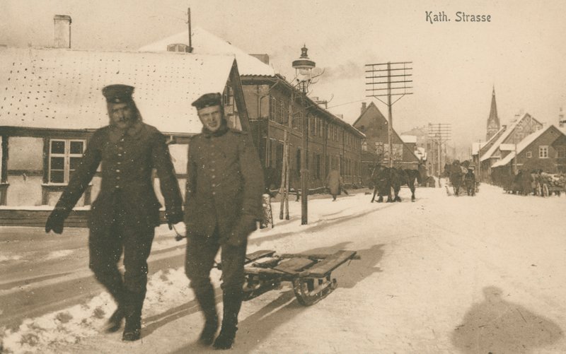 Tysk okkupasjon av Jelgava i Latvia under første verdenskrig (s/hv-bilde) av Photographer German