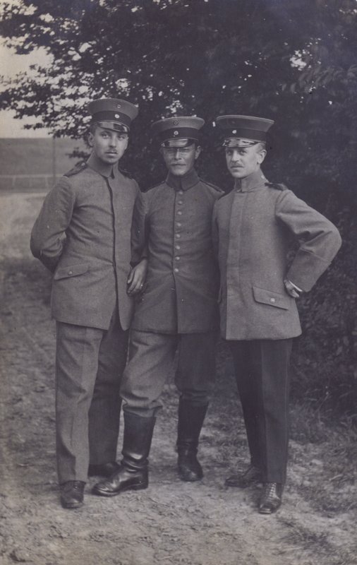 Gruppe på tre tyske hærsoldater (s/hvitt bilde) av Photographer German