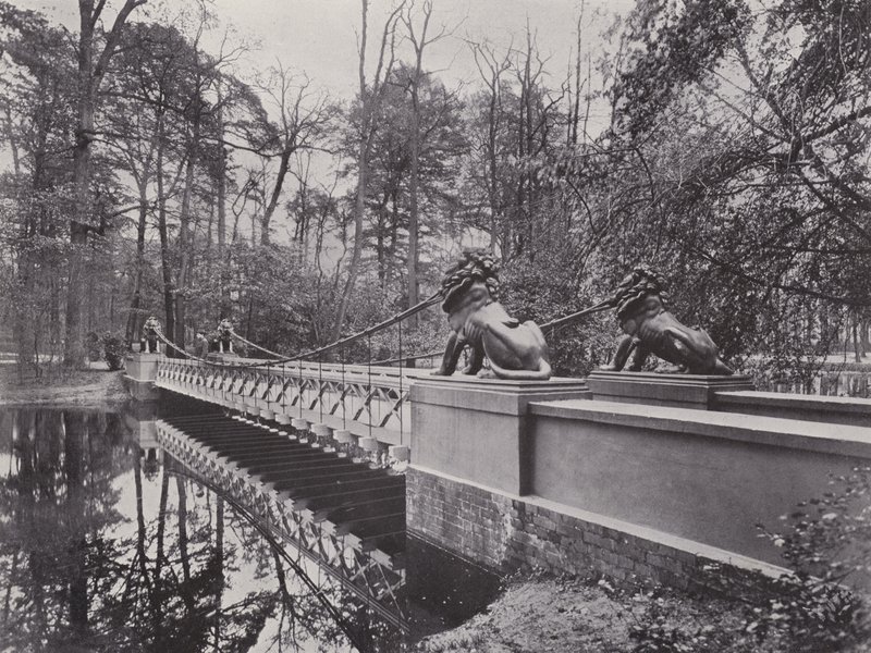 I Tiergarten, Lowenbrucke (s/hvitt bilde) av Photographer German