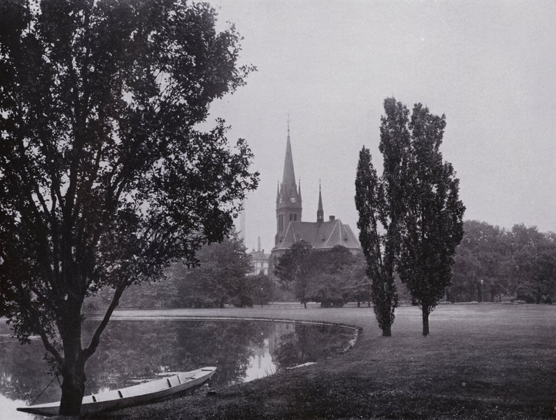 Leipzig: Johannapark med Luther-kirken (s/hvitt-bilde) av Photographer German