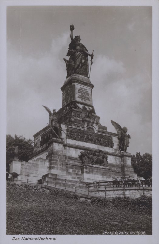 Nationaldenkmal, monument til minne om foreningen av Tyskland, Rudesheim am Rhein, Hessen (s/hv-bilde) av Photographer German