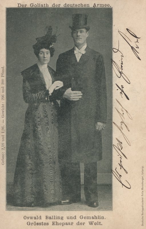 Oswald Balling og hans kone, det høyeste ekteparet i verden (s/hv-bilde) av Photographer German
