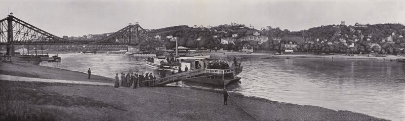 Panorama av Loschwitz (s/hvitt bilde) av Photographer German
