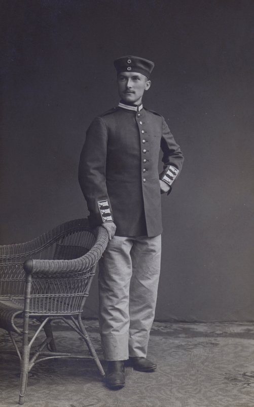 Portrett av en tysk hærsoldat (s/hv-bilde) av Photographer German