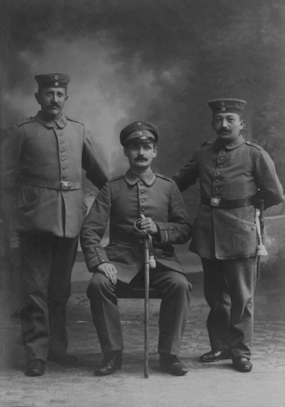 Portrett av tre tyske soldater (s/hvitt bilde) av Photographer German