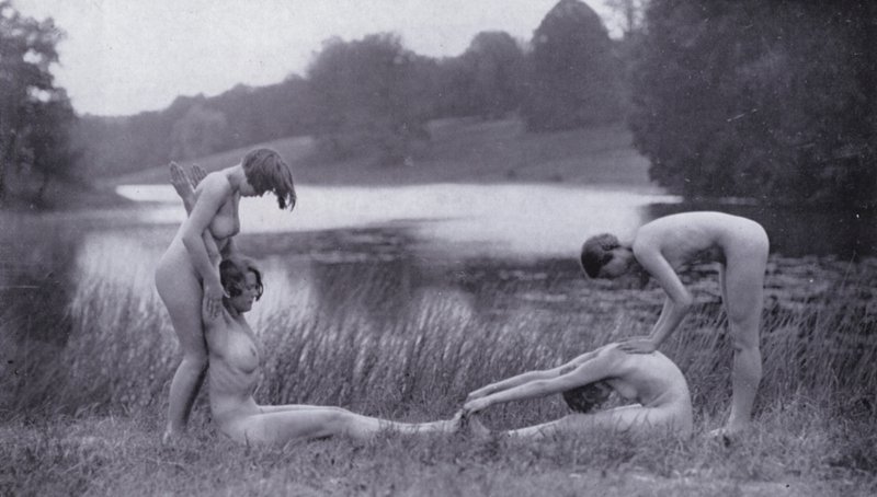 The Body Beautiful, Physical Culture for Women (s/hvitt-bilde) av Photographer German