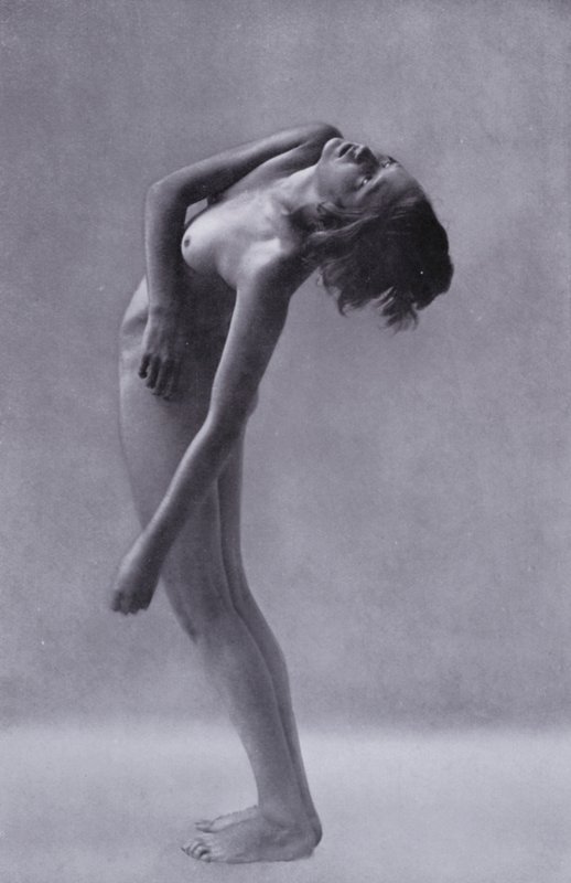 The Body Beautiful, Physical Culture for Women (s/hvitt-bilde) av Photographer German