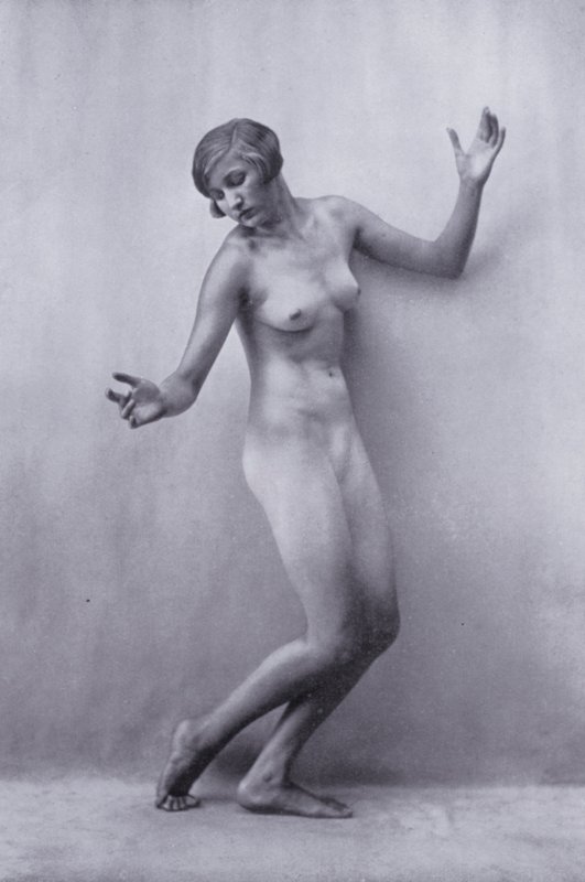 The Body Beautiful, Physical Culture for Women (s/hvitt-bilde) av Photographer German
