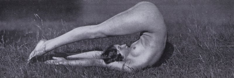 The Body Beautiful, Physical Culture for Women (s/hvitt-bilde) av Photographer German
