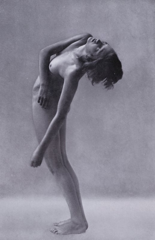The Body Beautiful, Physical Culture for Women (s/hvitt-bilde) av Photographer German