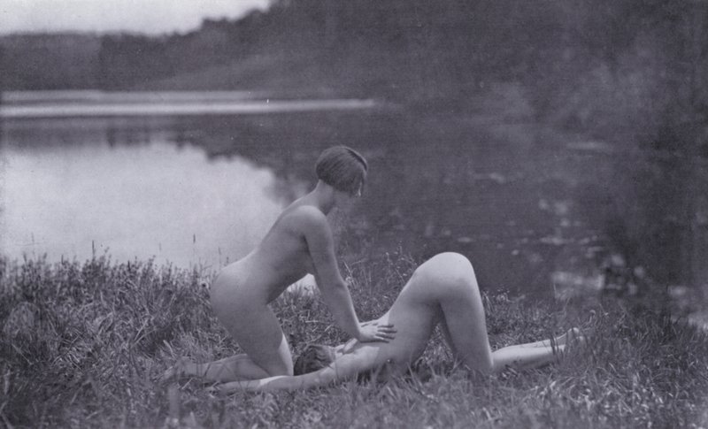 The Body Beautiful, Physical Culture for Women (s/hvitt-bilde) av Photographer German