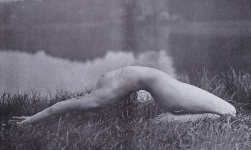 The Body Beautiful, Physical Culture for Women (s/hvitt-bilde) av Photographer German