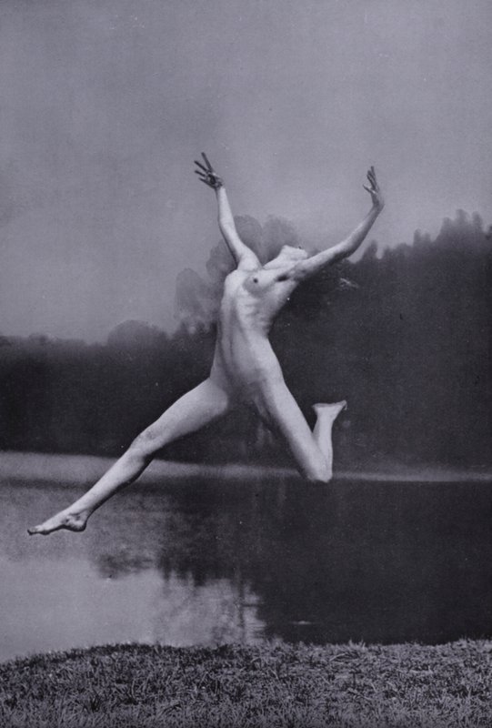 The Body Beautiful, Physical Culture for Women (s/hvitt-bilde) av Photographer German