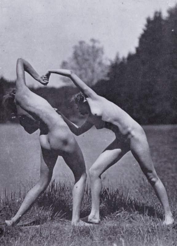 The Body Beautiful, Physical Culture for Women (s/hvitt-bilde) av Photographer German
