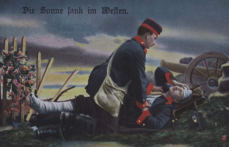 Solen gikk ned i vest: en tysk soldat som trøster sin døende kamerat på slagmarken (farget bilde) av Photographer German