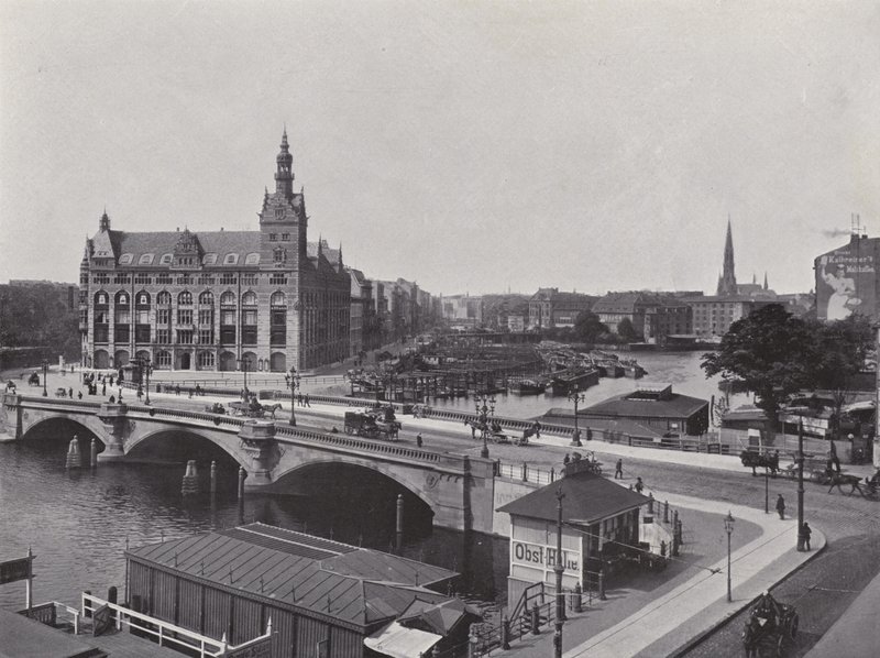 Waisenbrucke (s/hvitt bilde) av Photographer German