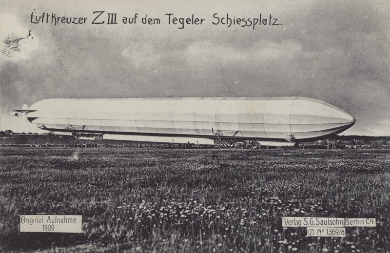 Zeppelin LZ III på Tegel skytefelt, Berlin (s/hvitt bilde) av Photographer German