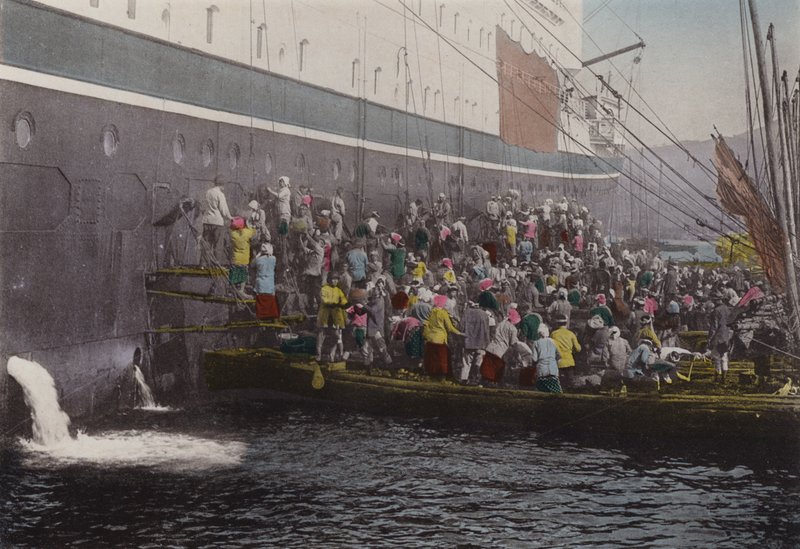 Japan, ca. 1912: Kulling på skipet ved Nagasaki havn (bilde) av Photographer Japanese