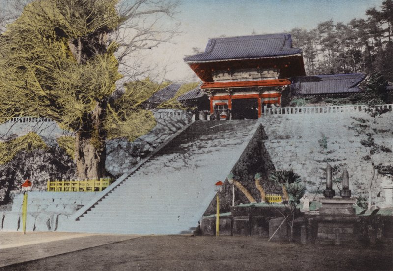 Japan, ca. 1912: Hachiman Temple, dedikert til krigsguden grunnlagt på slutten av 1100-tallet, Kamakura (bilde) av Photographer Japanese