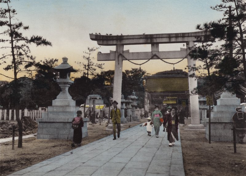 Japan, ca. 1912: Nanko-helligdommen, Kobe (bilde) av Photographer Japanese