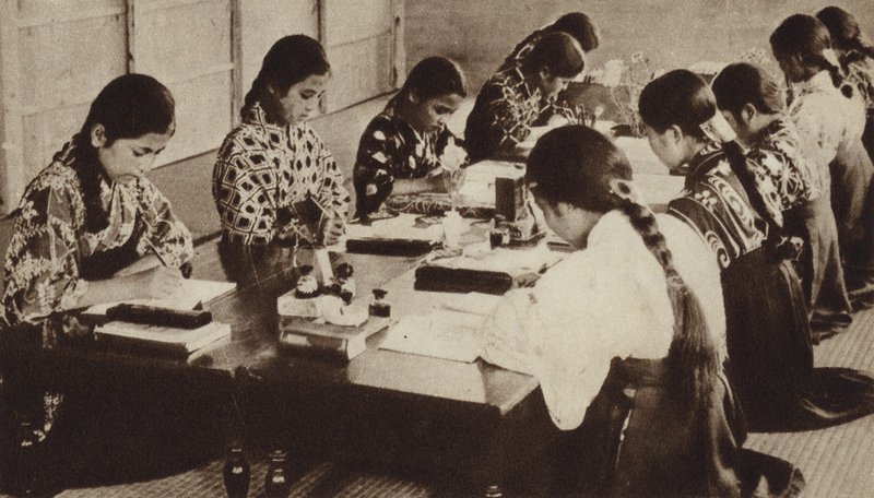 Japanske skolebarn i klassen (s/hvitt-bilde) av Photographer Japanese