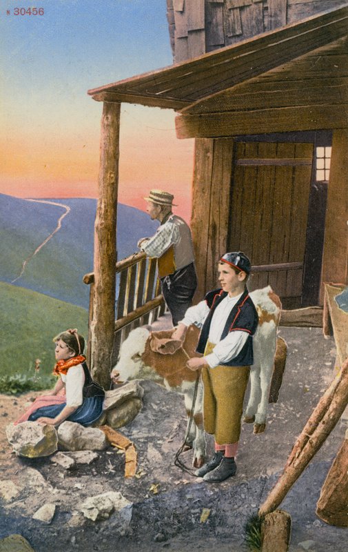 Far og to barn ved hytta si i de sveitsiske alpene. Postkort sendt i 1913. av Photographer Swiss