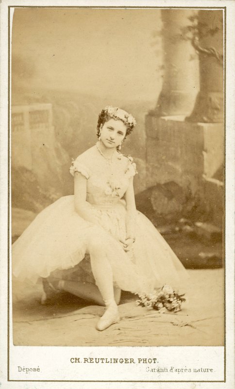 Angelina Fioretti, italiensk ballerina fra Paris Opera (s/hv-bilde) av Reutlinger Studio (after)