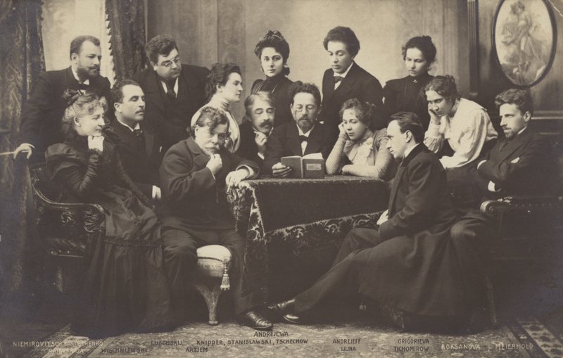 Anton Chekhov leser for medlemmer av Moskva kunstteater av Russian Photographer