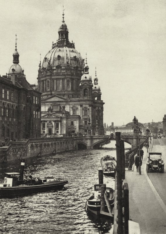 Berlin: Dom; Katedralen (s/hvitt bilde) av Sasha Stone