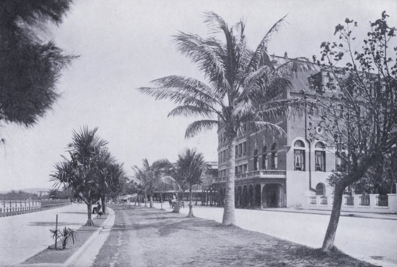 Esplanade, som viser Marine Hotel, Durban (s/hvitt-bilde) av South African Photographer