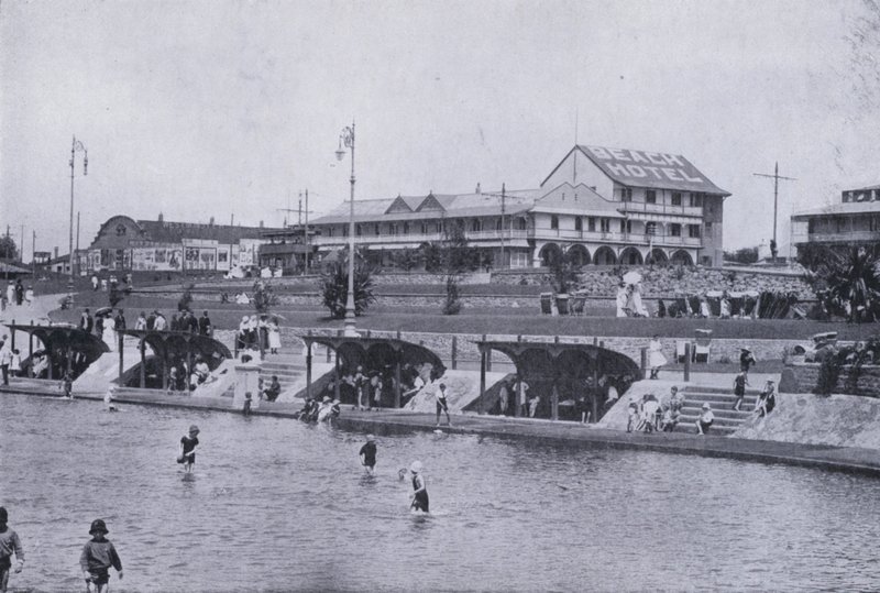 Ocean Beach, som viser Beach Hotel, Durban (s/hvitt-bilde) av South African Photographer