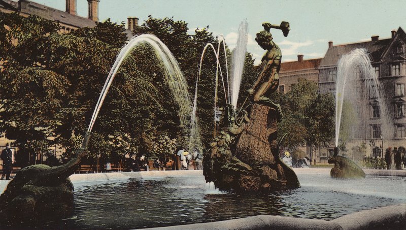 Stockholm: Fontanen "Tors Fiske" (farget foto) av Swedish Photographer