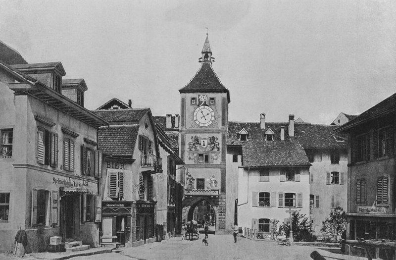 Gammel innhegningsport i Liestal, Baselland (s/hvitt-bilde) av Swiss Photographer