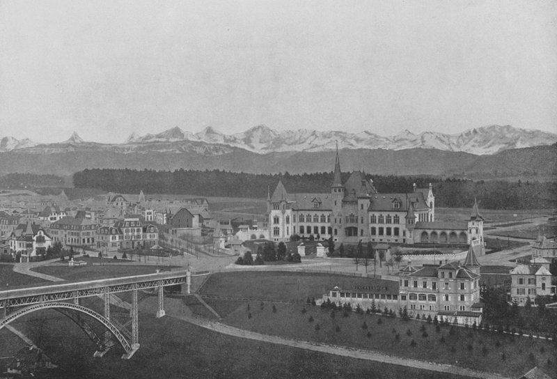 Bern, utsikt over Kirchenfeld og Bernalpene (s/hvitt bilde) av Swiss Photographer