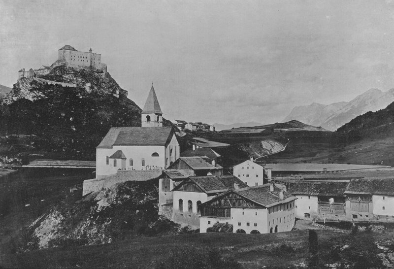 Chateau de Tarasp (s/hvitt bilde) av Swiss Photographer