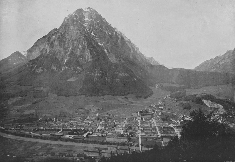 Glarus, generell utsikt og Glaernisch (s/hvitt-bilde) av Swiss Photographer