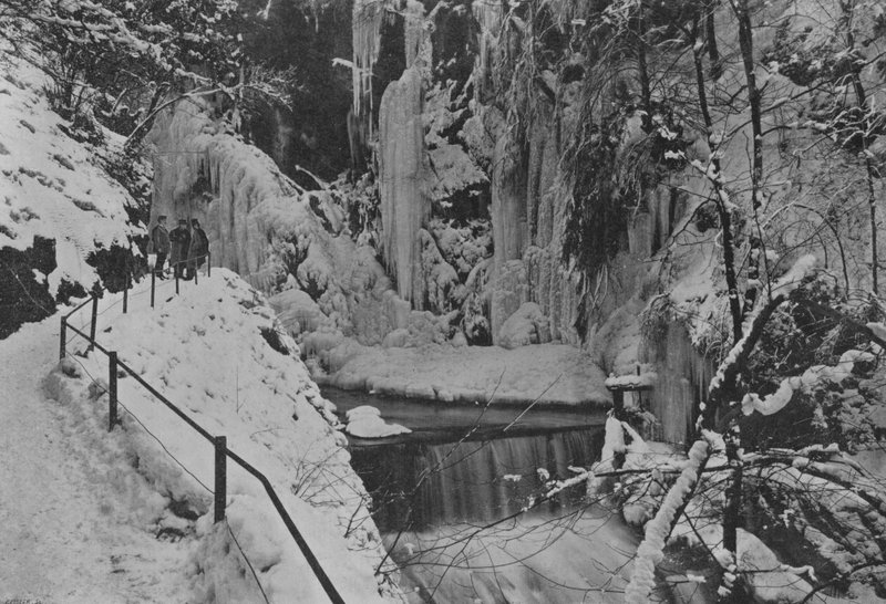 Gorges du Taubenloch, pres Bienne (s/hvitt-bilde) av Swiss Photographer