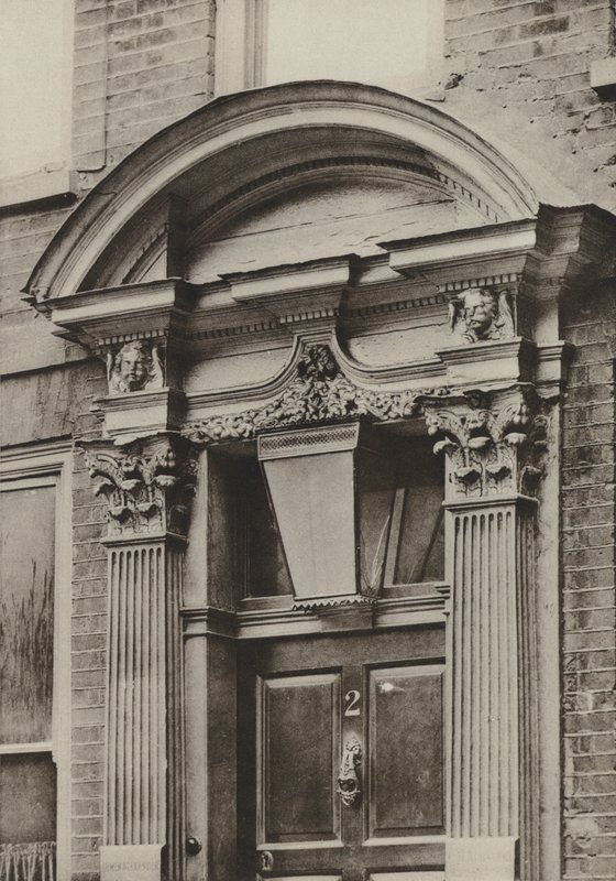 Doorway, Great St Helens, London (s/hvitt bilde) av William Galsworthy Davie