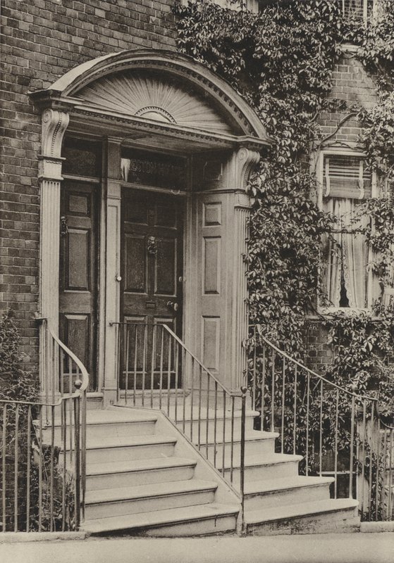 Doorway, High Street, Lewes, Sussex (s/hvitt-bilde) av William Galsworthy Davie
