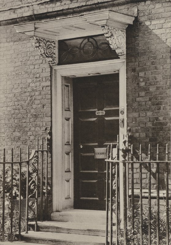 Doorway, Rye, Sussex (s/hvitt bilde) av William Galsworthy Davie