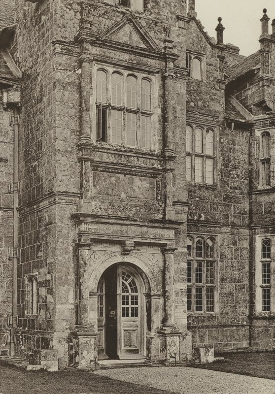 Doorway, The South Doorway, Wakehurst Place, Sussex (s/hvitt-bilde) av William Galsworthy Davie