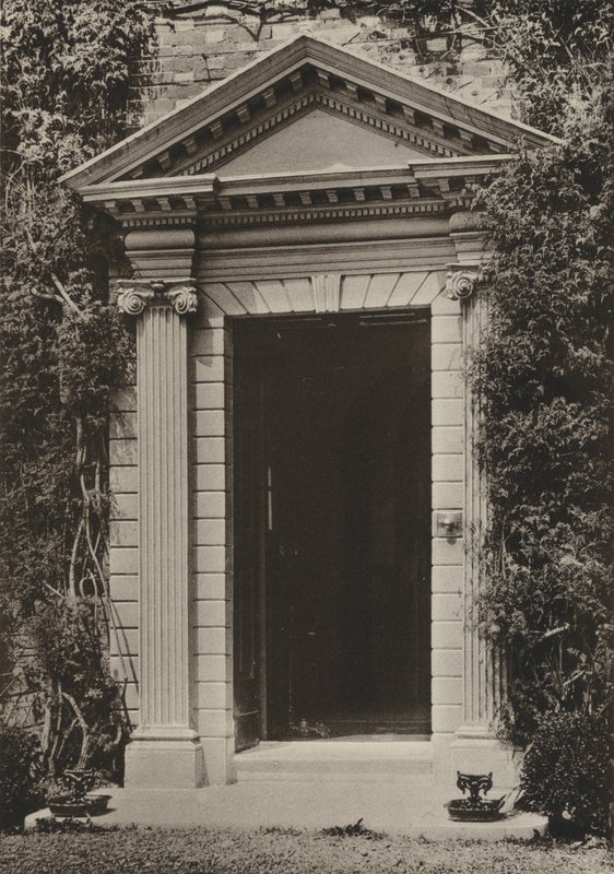 Doorway, The Vicarage, Hailsham, Sussex (s/hv-bilde) av William Galsworthy Davie